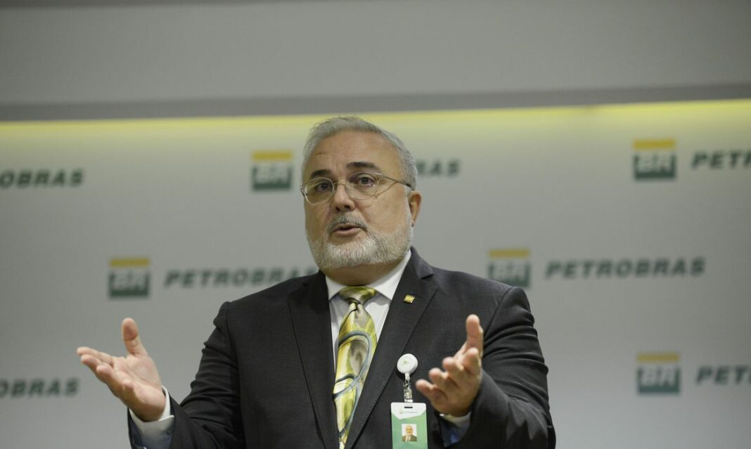 CEO da Petrobras defende atual política de preços do petróleo