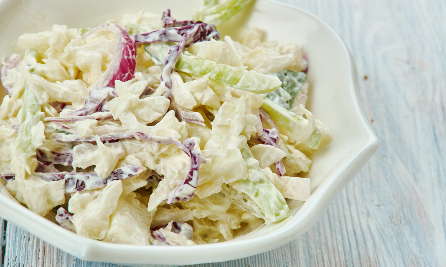 Salada incrível de repolho refogado irresistível com ingredientes simples e saborosos