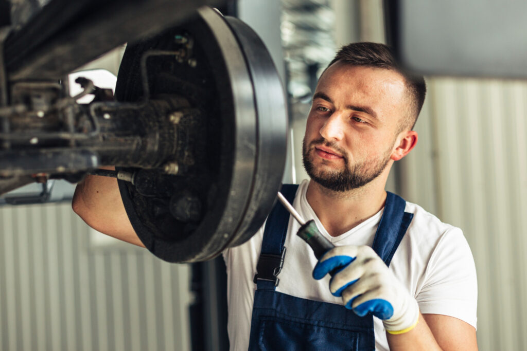 A importância da mecânica para jovens no mercado de trabalho atual