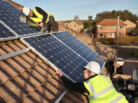 Energia solar em 2024: Veja quanto custa um kit que alimenta quase tudo na sua casa