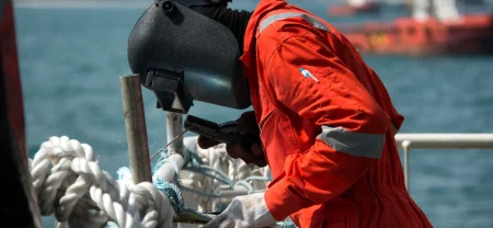 5 Cursos Técnicos Que Garantem Vagas no Trabalho Embarcado com Altos Salários
